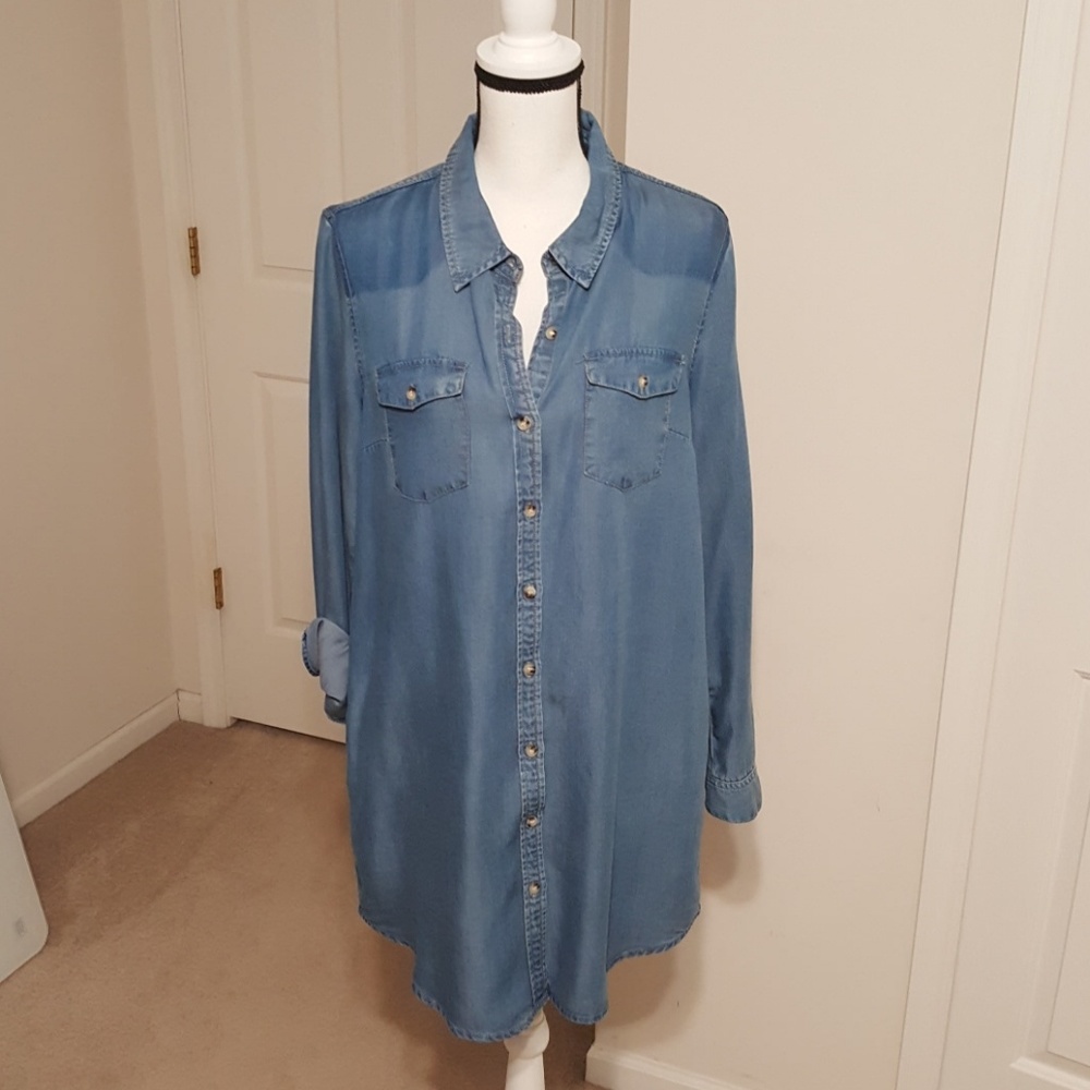 29:03 - Velvet Heart Chambray Dress